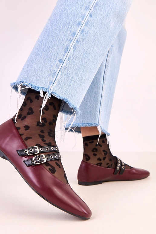 Tumši sarkanu krāsu Alfira balerīnas... Tumši sarkanu krāsu Alfira balerīnas...