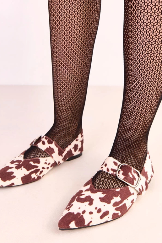 Brūnas balerīnas ar govs plankumiem...