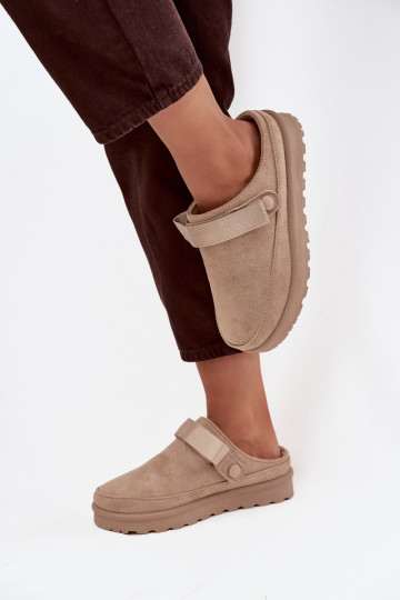 Sieviešu siltās čības ar kažoku iekšpusē un platformu smilšu krāsā Azida 2