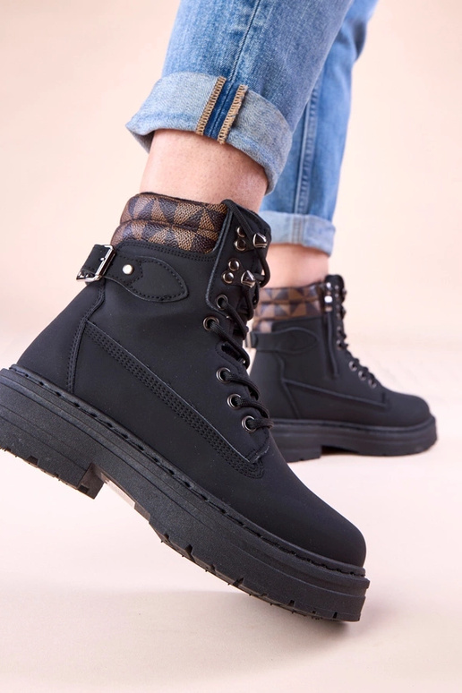 Melnas siltie zābaki no matēta...