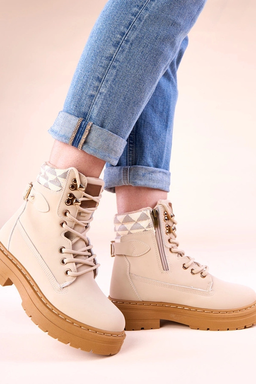 Smilšu krāsas siltie zābaki no matēta...