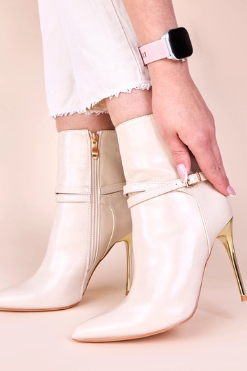 Smilšu krāsas aulinītes uz... 2