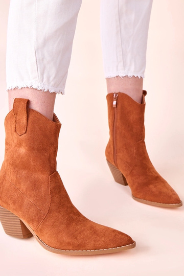 Brūnas kovboju aulinītes uz...