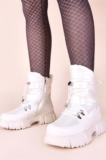 Baltas sniegotas kurpes ar...