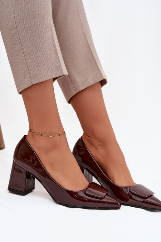 Laque Kurpes ar papēdi ar ornamentiem CzekoladoIne Isoline