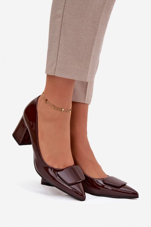 Laque Kurpes ar papēdi ar ornamentiem CzekoladoIne Isoline