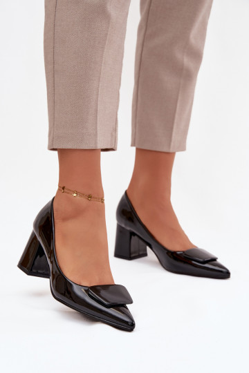 Laque Kurpes ar papēdi ar ornamentiem melnas krāsas Isoline