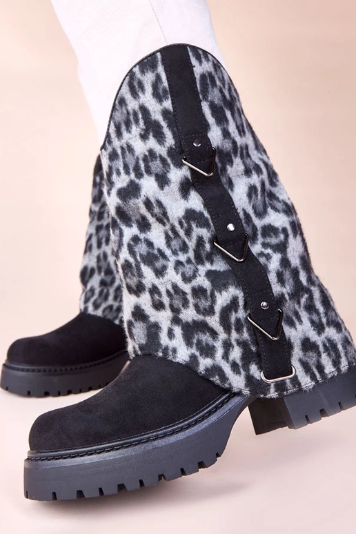 Melni zābaki ar tīģera raksta apvītu...