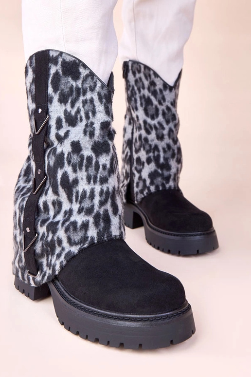 Melni zābaki ar tīģera raksta apvītu...