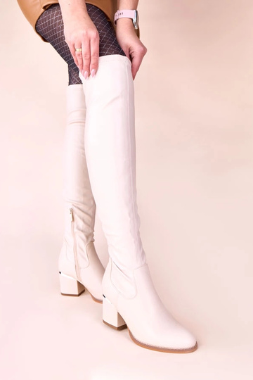 Smilšu krāsas garie zābaki... 2