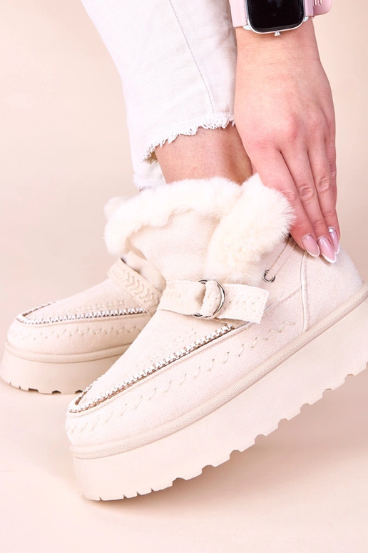 Smilšu krāsas sniega zābaki ar...