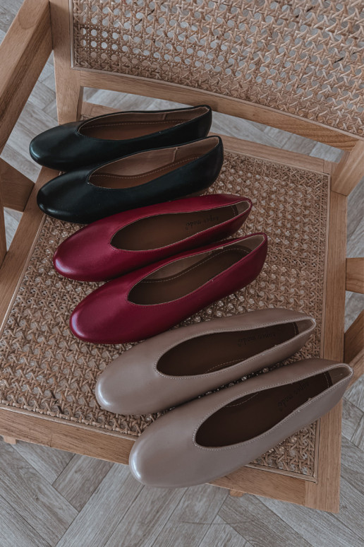 Sieviešu balerīnas no mākslīgās ādas ar platām papēžiem, melnā krāsā Olyssia