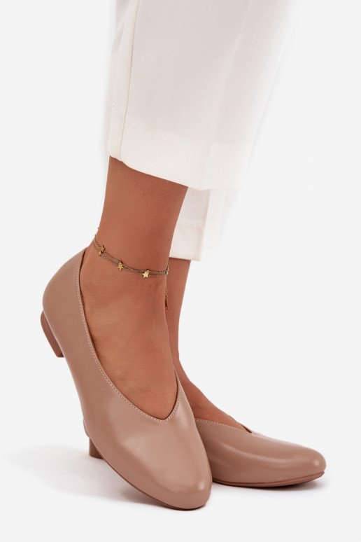 Sieviešu balerīnas no mākslīgās ādas ar platām papēžiem, smilšu krāsā Olyssia