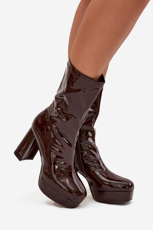 Lakuoti sieviešu zābaciņi ar platformu un biezajiem papēžiem šokolādes krāsā Calvessa