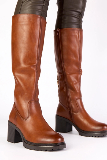 Brūni vintage stila garie...