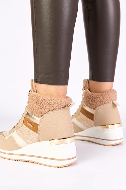 Smilšu krāsas siltie sniega zābaki...