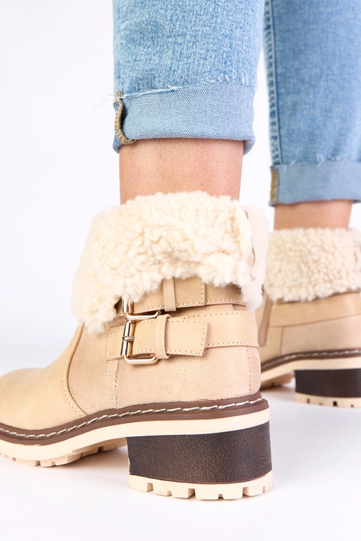 Smilšu krāsas zābaki uz papēža ar...