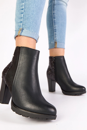 Melni zābaki uz papēža ar... 2