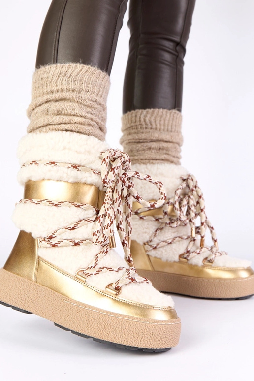 Zeltaini silti aukstie sniega zābaki...