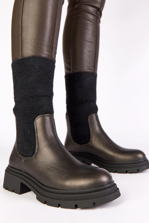 Pelēki zābaciņi ar elastīgu ieliktni...