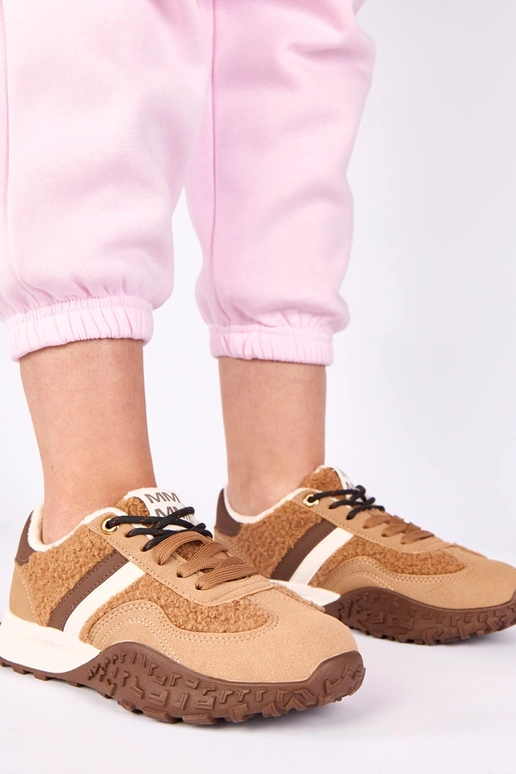 Brūni sporta apavi silti ar kažokādu...