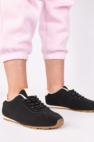 Melni sporta apavi ar baltu...