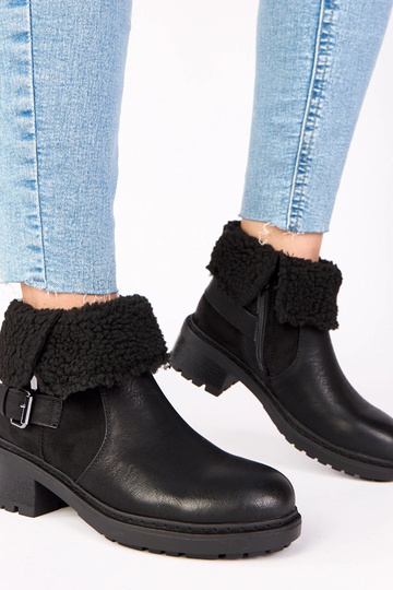 Melni zābaki uz papēža ar... 2