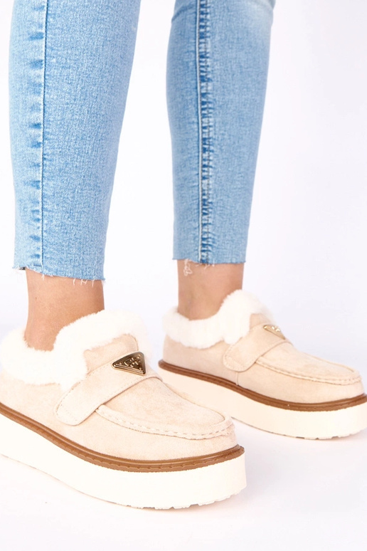 Gaiši smilškrāsas mokasīni, siltināti...