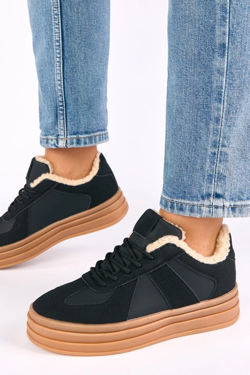 Melnas sporta apavi ar vilnu Kelsi