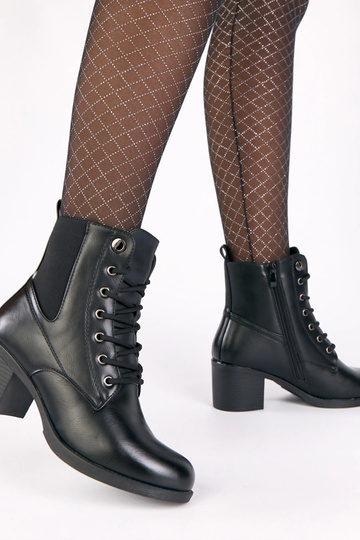 Melnas zābaciņas uz stabiņa... 2