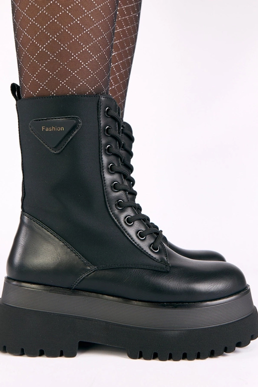 Melnas matētas zābaciņas uz...