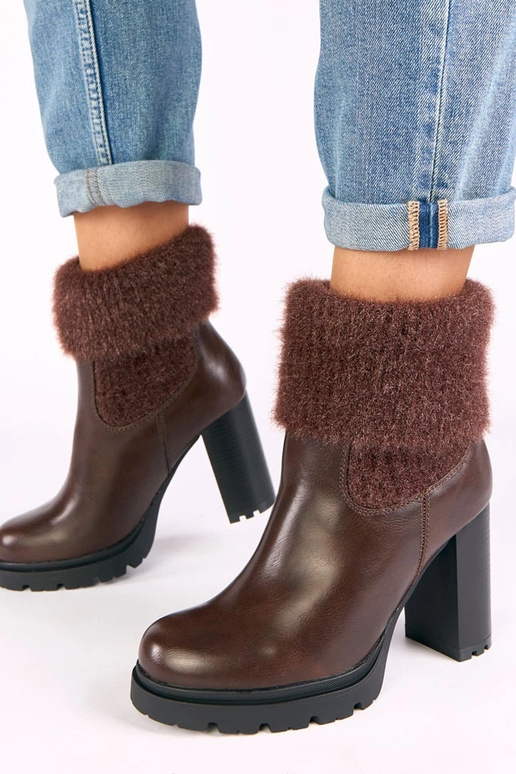 Brūni zābaki ar papēdi un dekorētu...