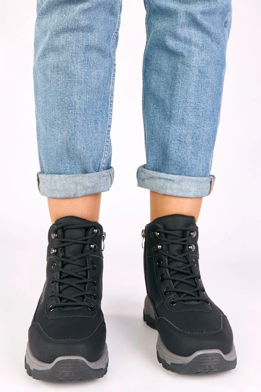 Melnas platformu zābaki Louie