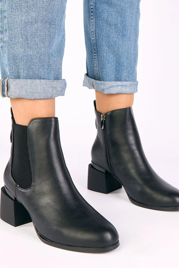 Melni zābaki ar elastīgu...