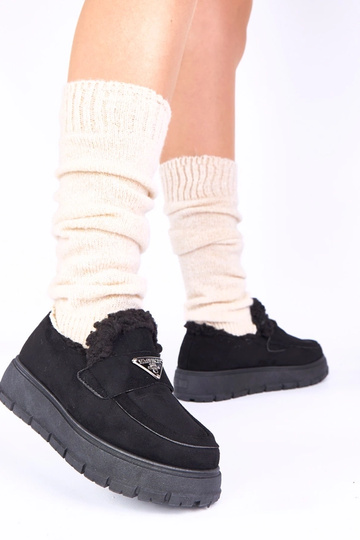 Melnās platformas mokasīni... 2