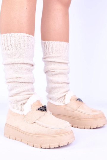 Gaiši smilšu krāsas...