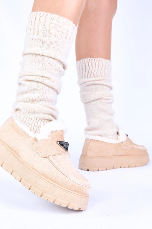 Gaiši smilšu krāsas platformas...