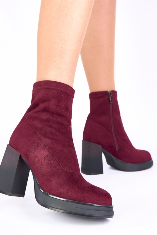 Violetie zābaciņi ar papēdi un...