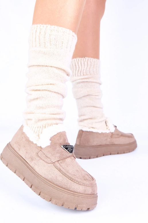 Tumši smilšu mokasīni uz platformas...