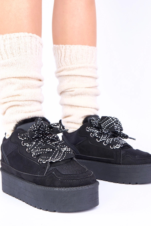 Melnas brīvā laika kurpes uz...