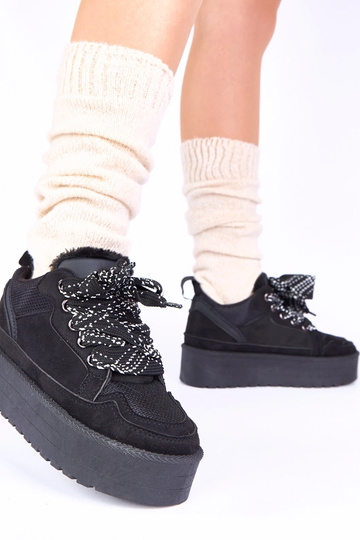 Melnas brīvā laika kurpes... 2