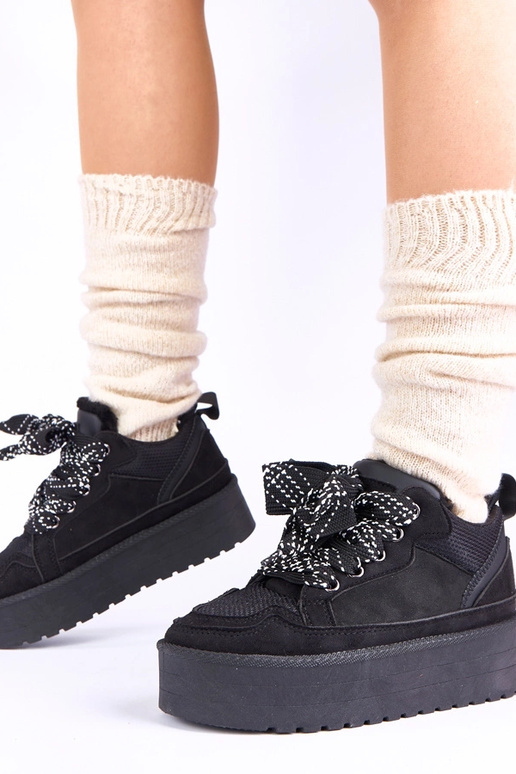 Melnas brīvā laika kurpes uz...