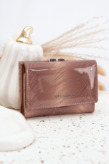 Lakots Tā irciņšDrobinkami ziloņkaula krāsas Cermina