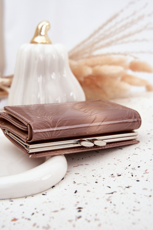 Lakots Tā irciņšDrobinkami ziloņkaula krāsas Cermina