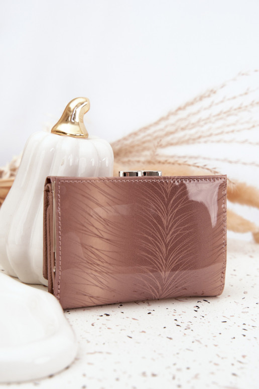 Lakots Tā irciņšDrobinkami ziloņkaula krāsas Cermina