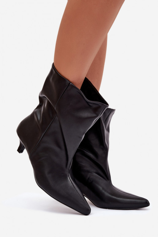 Melni sieviešu iešļūcenes uz zema papēža ar brīvu augšu Jessalia