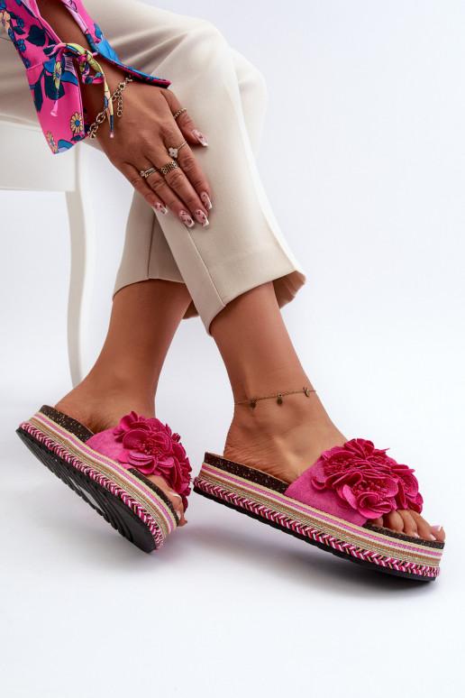 sieviešu čības ar platformu Ozdobione Ziedskami rozā krāsas Nodina