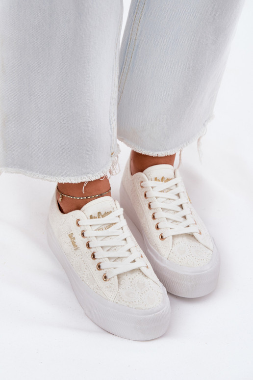 sieviešu puszābaki ar mežģīnēm Lee Cooper LCIN-25-31-3438L baltas krāsas