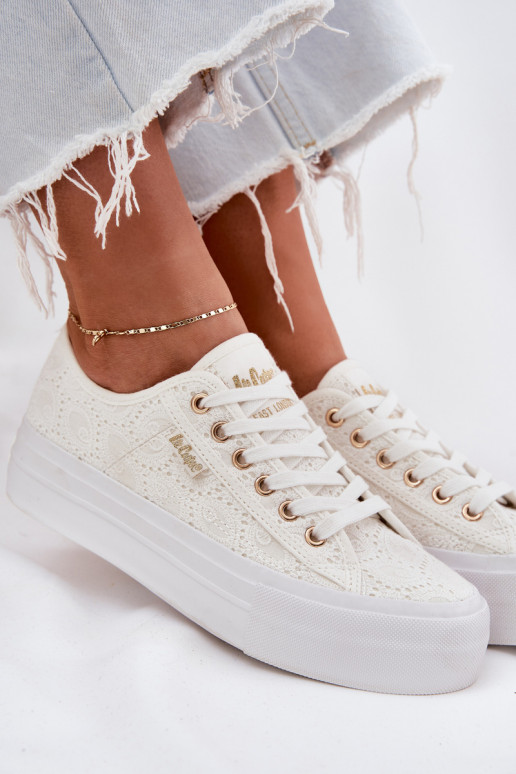 sieviešu puszābaki ar mežģīnēm Lee Cooper LCIN-25-31-3438L baltas krāsas