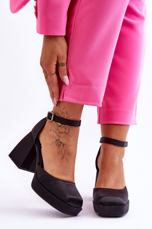 Stilīgasrnas Kurpes Uz masīviem papēžiem melnas krāsas Sandia